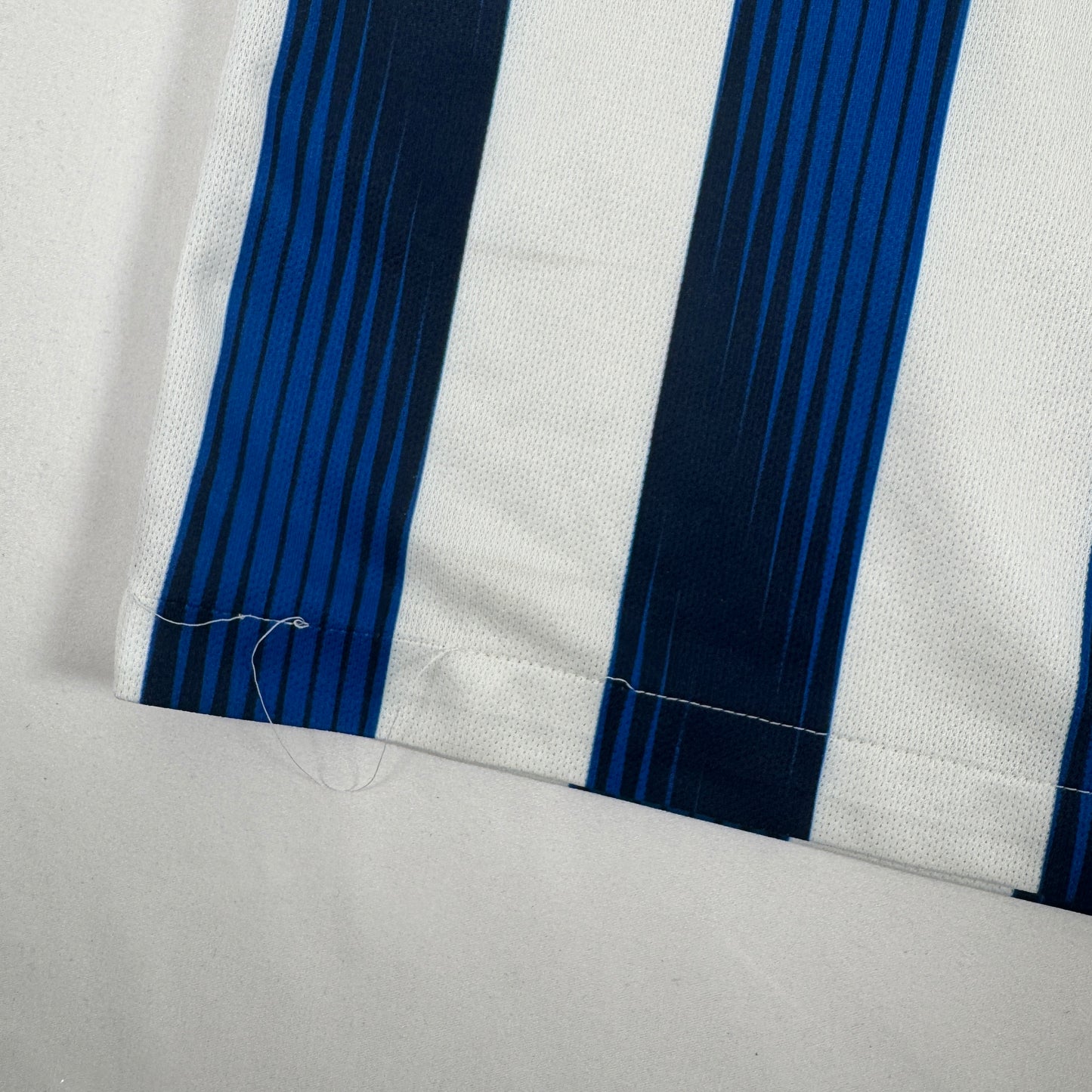Brighton & Hove Albion 2019/2020 Home Football Shirt Medium – Football Shirt Kingdom