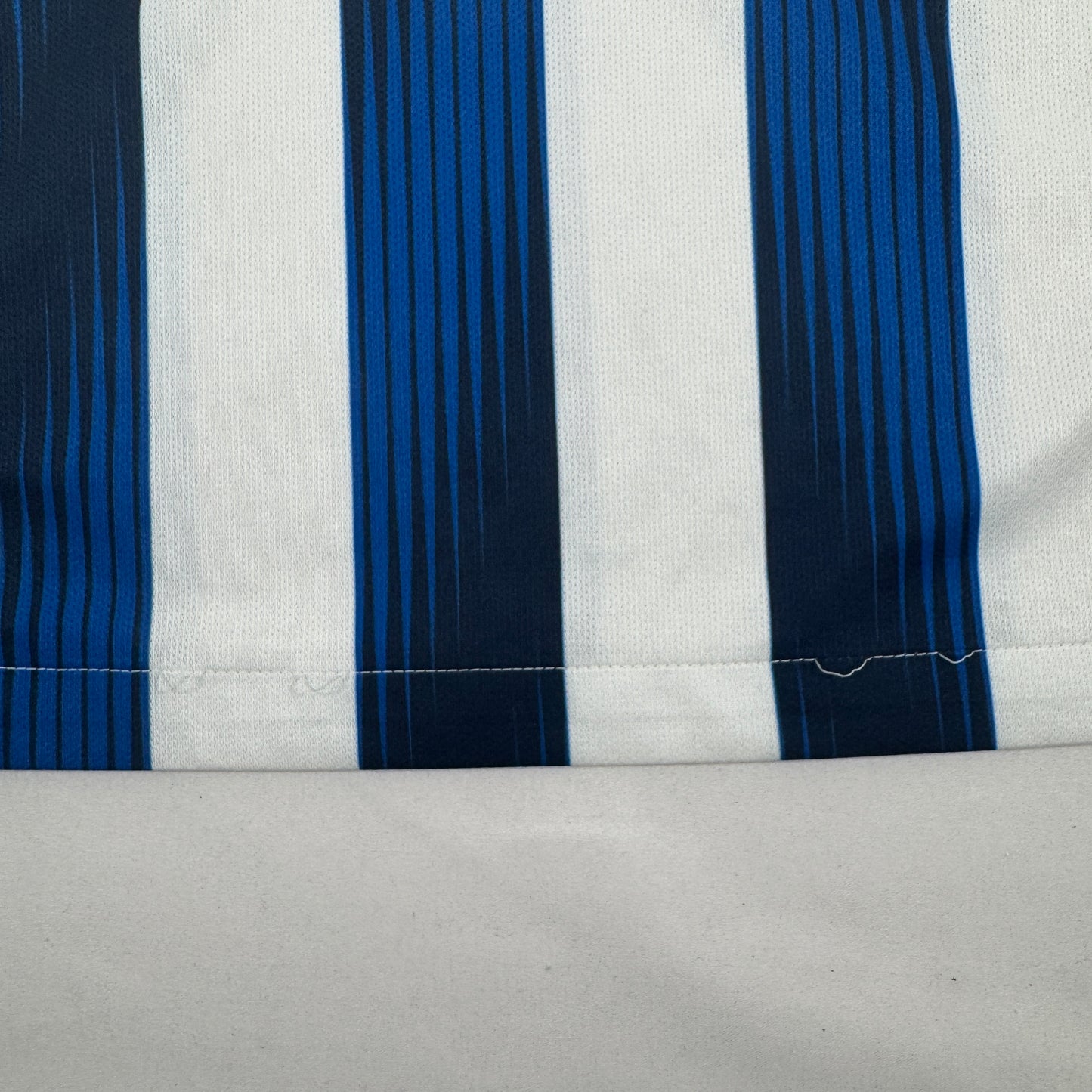 Brighton & Hove Albion 2019/2020 Home Football Shirt Medium – Football Shirt Kingdom