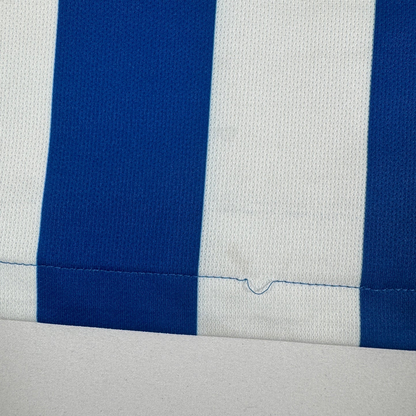 Brighton & Hove Albion 2021/2022 Home Football Shirt Small – Football Shirt Kingdom