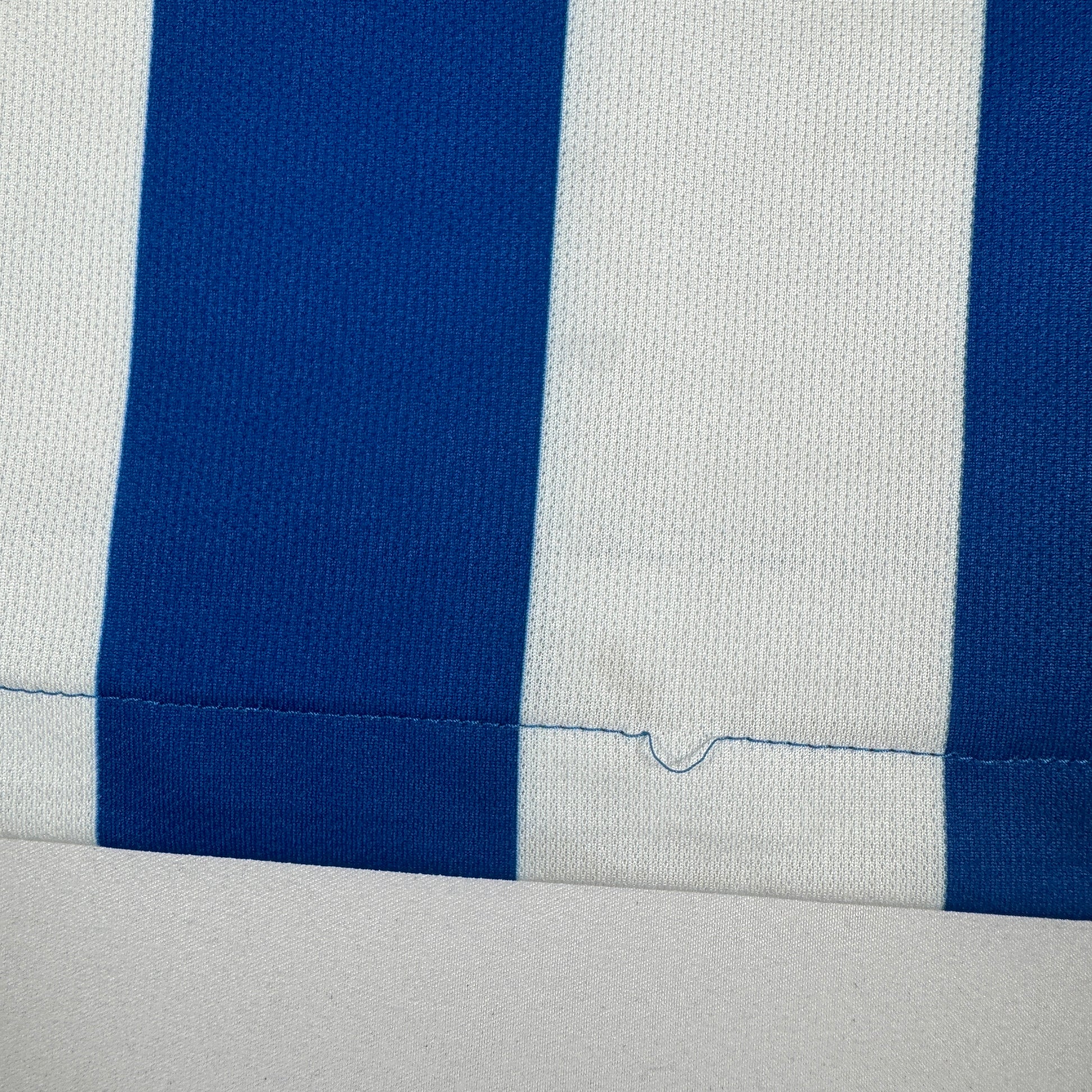 Brighton & Hove Albion 2021/2022 Home Football Shirt Small – Football Shirt Kingdom
