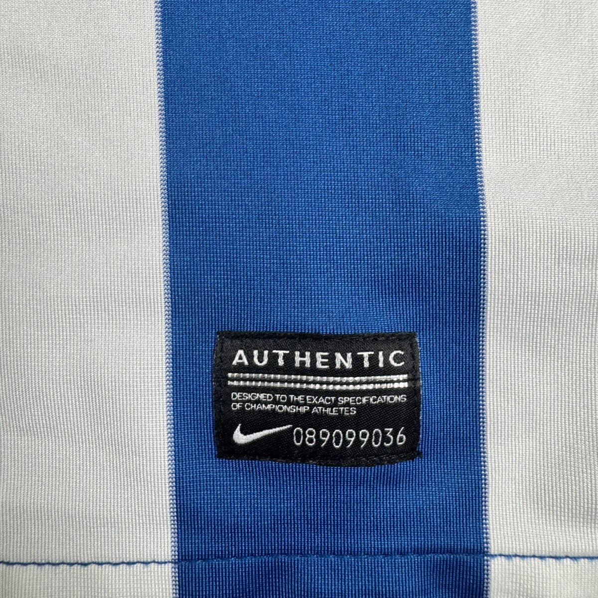 Brighton & Hove Albion 2014/2015 home football shirt, size Large