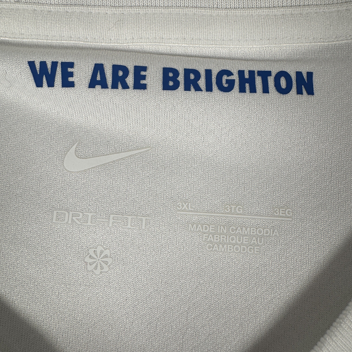 Size label inside Brighton & Hove Albion 2025/2026 home football shirt, size 3XL