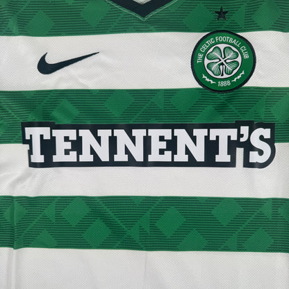 Celtic 2010/2011/2012 Home Football Shirt Small — front close-up