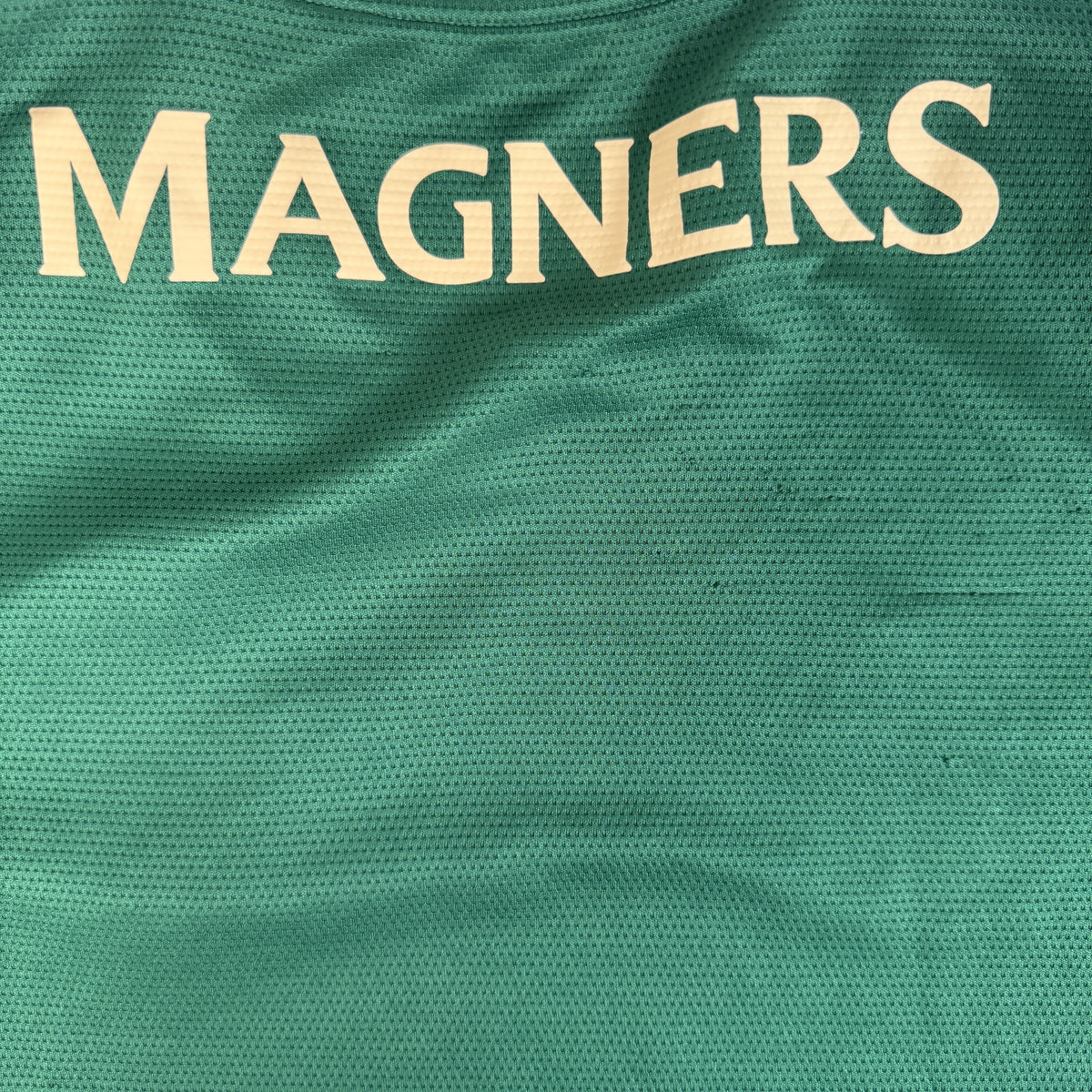 Celtic 2021/2022 away football shirt, size Small