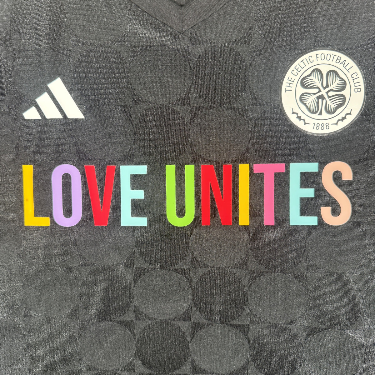 Close-up of Celtic 2023/2024 leisure football shirt, size XXL