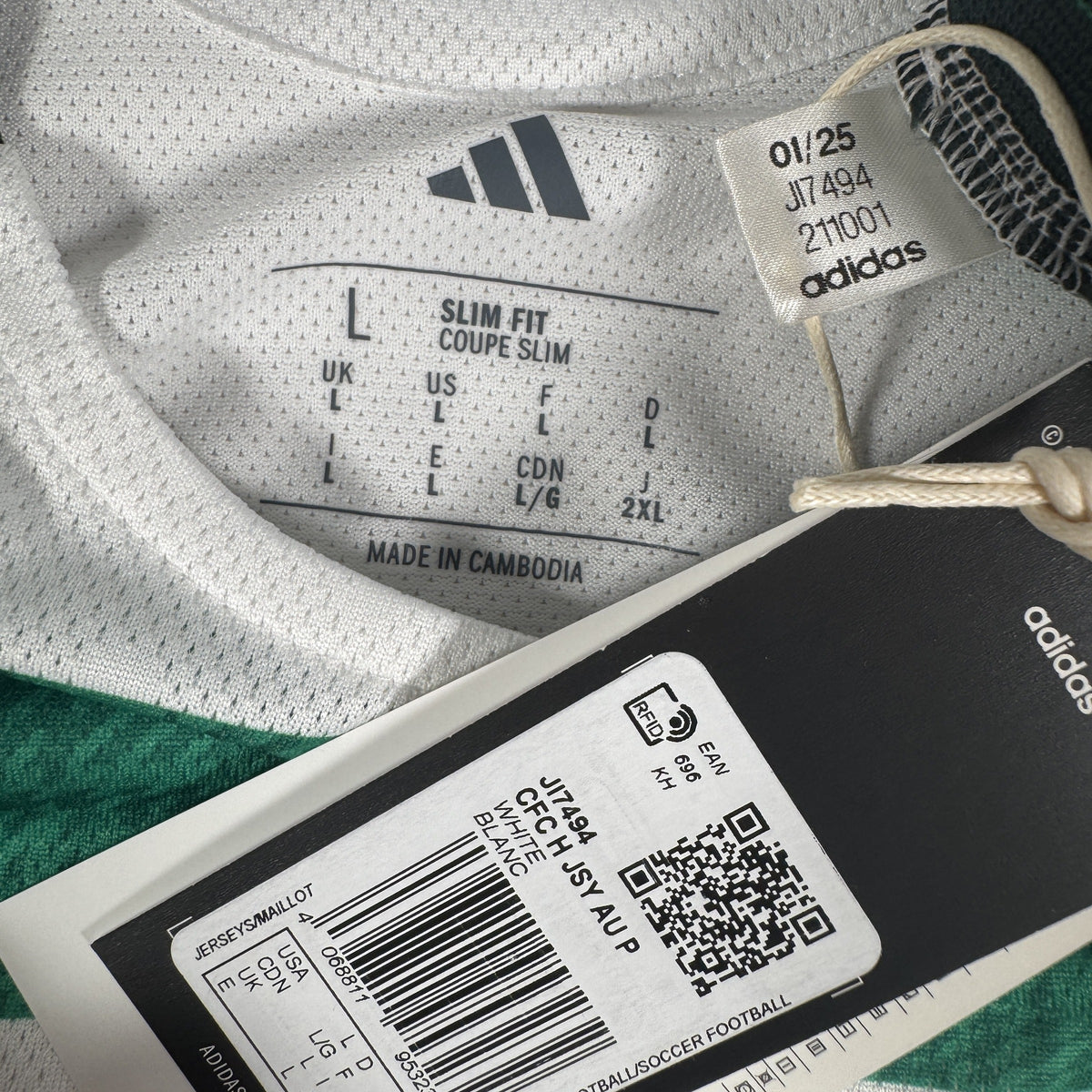 Size label inside Celtic 2025/2026 home football shirt, size Large