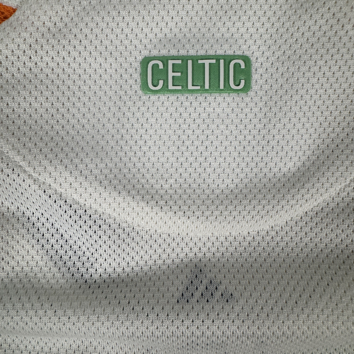 Celtic 2025/2026 third football shirt, size Small