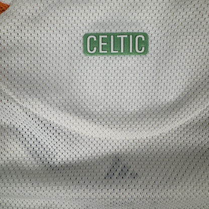Celtic 2025/2026 third football shirt, size Small