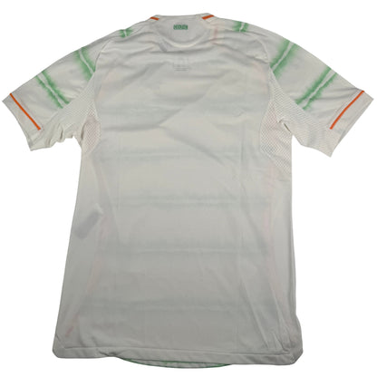 Back of Celtic 2025/2026 third football shirt, size Small
