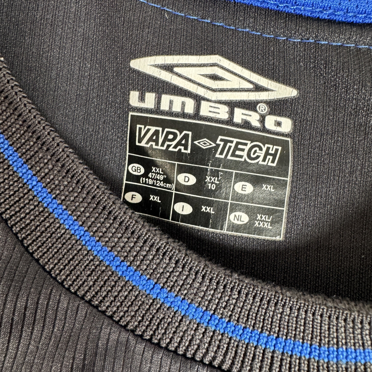 Size label inside Chelsea 2002/2003/2004 away football shirt, size XXL
