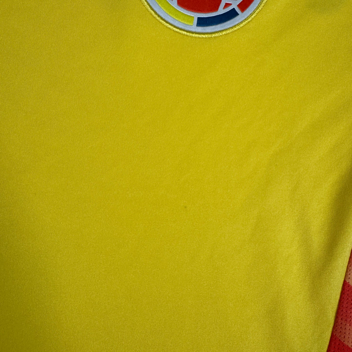 Colombia 2024/2025 Home Football Shirt Large – Football Shirt Kingdom
