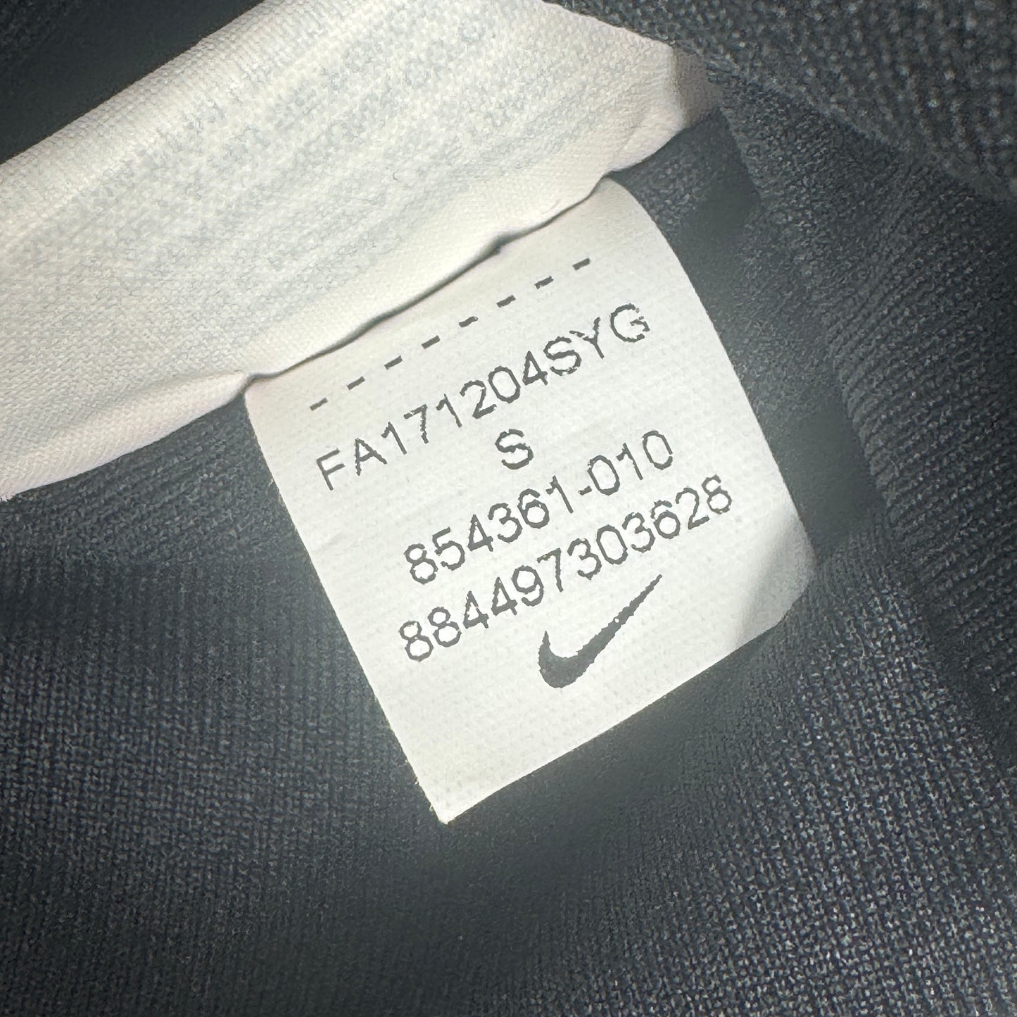 Eintracht Frankfurt 2017/2018 Away Football Shirt Small – Football Shirt Kingdom