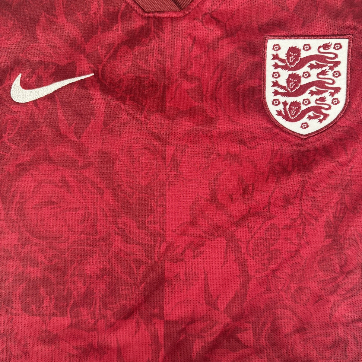 Close-up of England 2019/2020/2021 away football shirt, size Medium