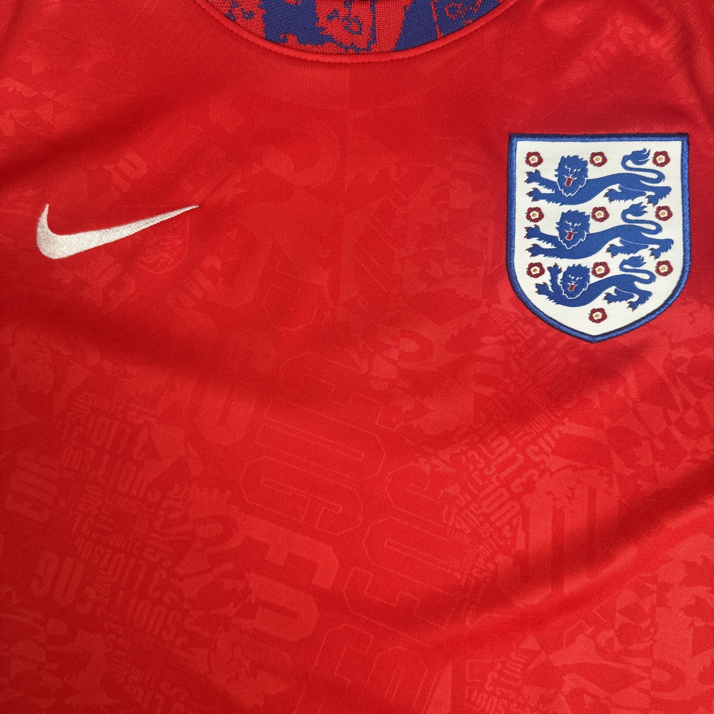 England 2020/2021/2022 Training Football Shirt Large