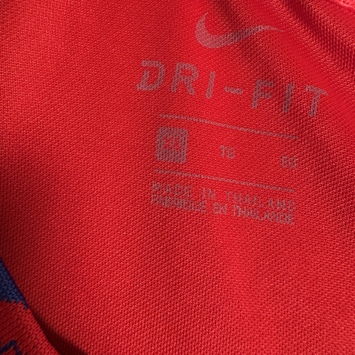 Size label inside England 2020/2021/2022 training football shirt, size XL