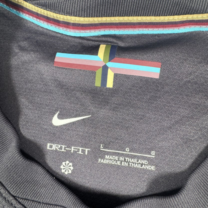 Size label inside England 2024/2025/2026 away football shirt, size Large