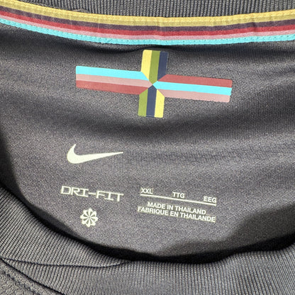 Size label inside England 2024/2025/2026 away football shirt, size XXL