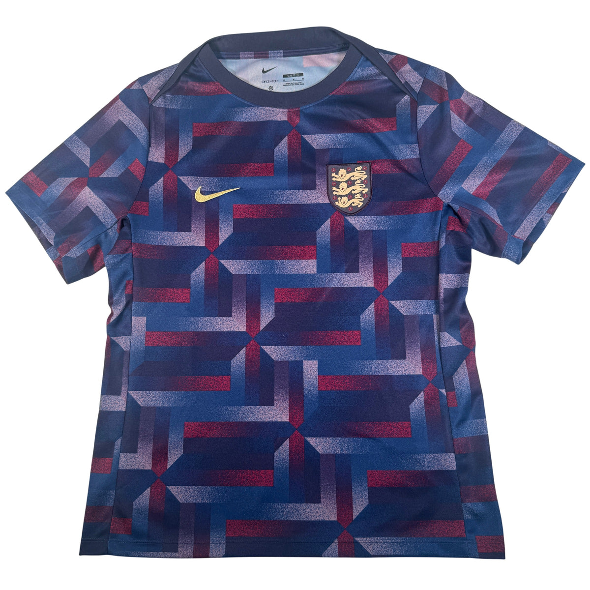 Front of England 2024/2025/2026 training football shirt, size Medium