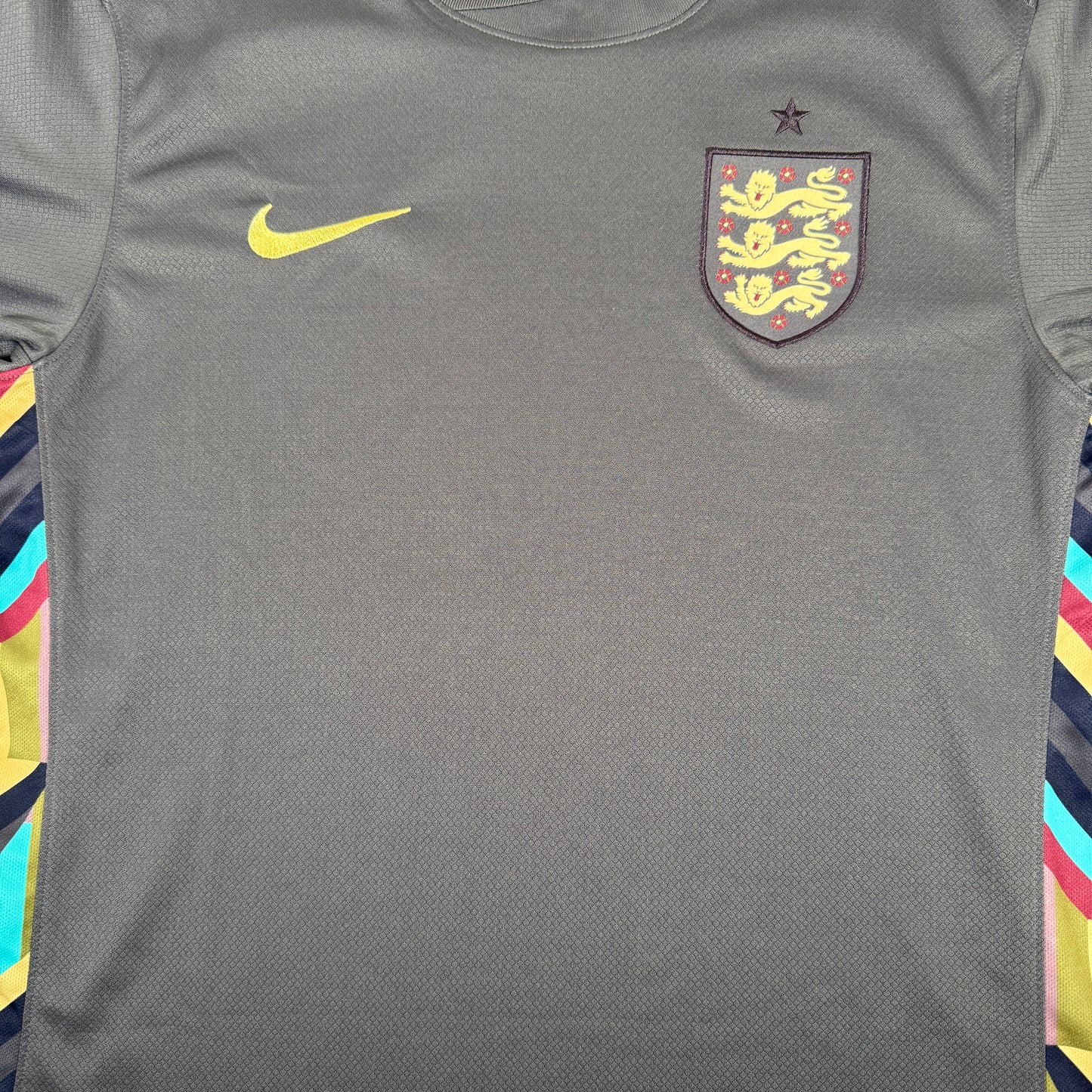 England 2024/2025 Away Football Shirt Large – Football Shirt Kingdom