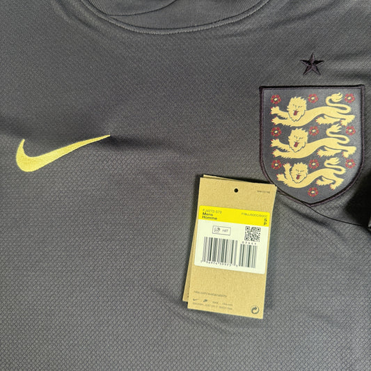 England 2024/2025 Away Football Shirt Small BNWT