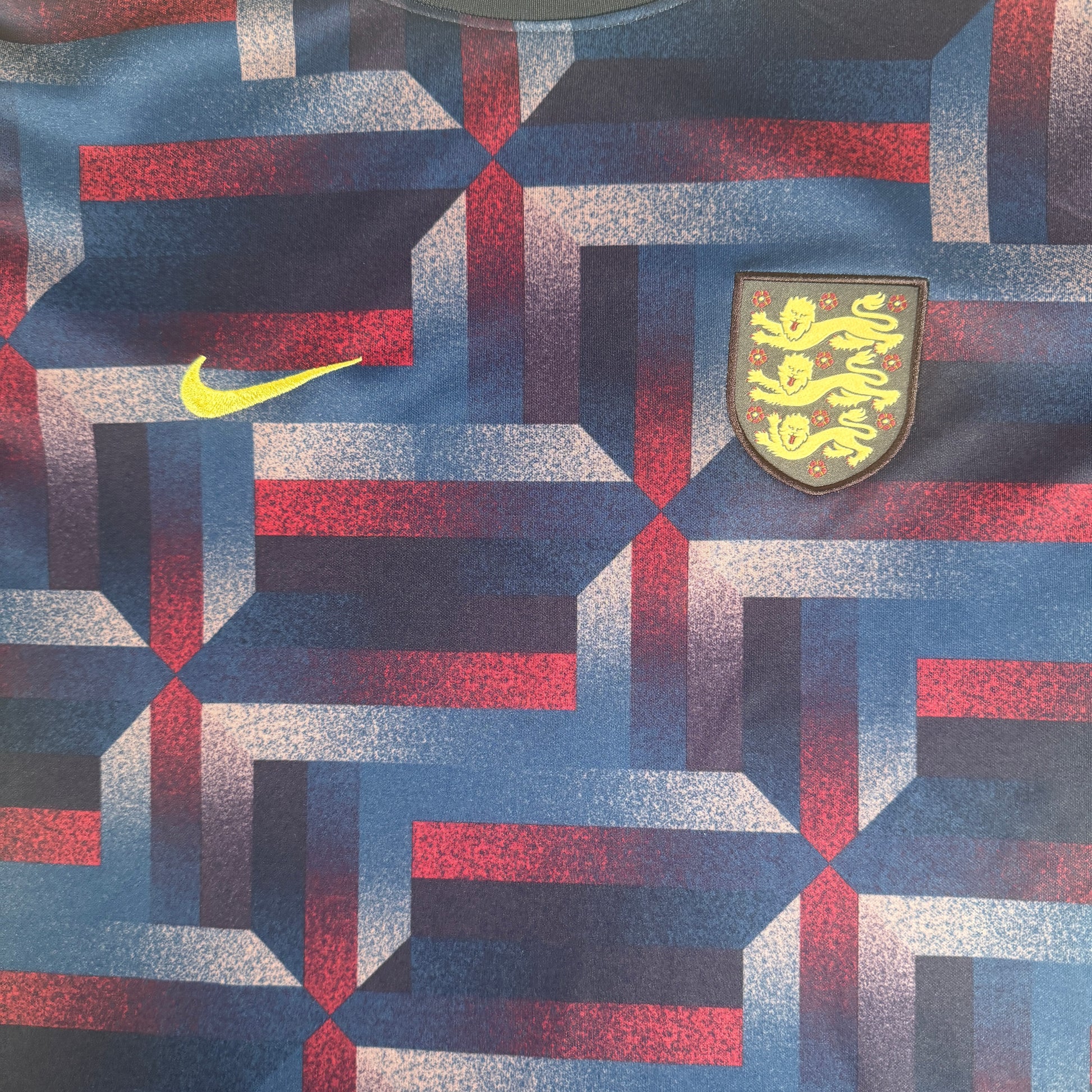 England 2024/2025 Academy Pro Pre-Match Training Football Shirt Large – Football Shirt Kingdom