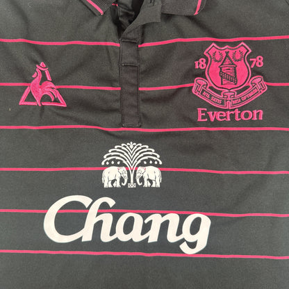 Close-up of Everton 2009/2010 away football shirt, size Medium