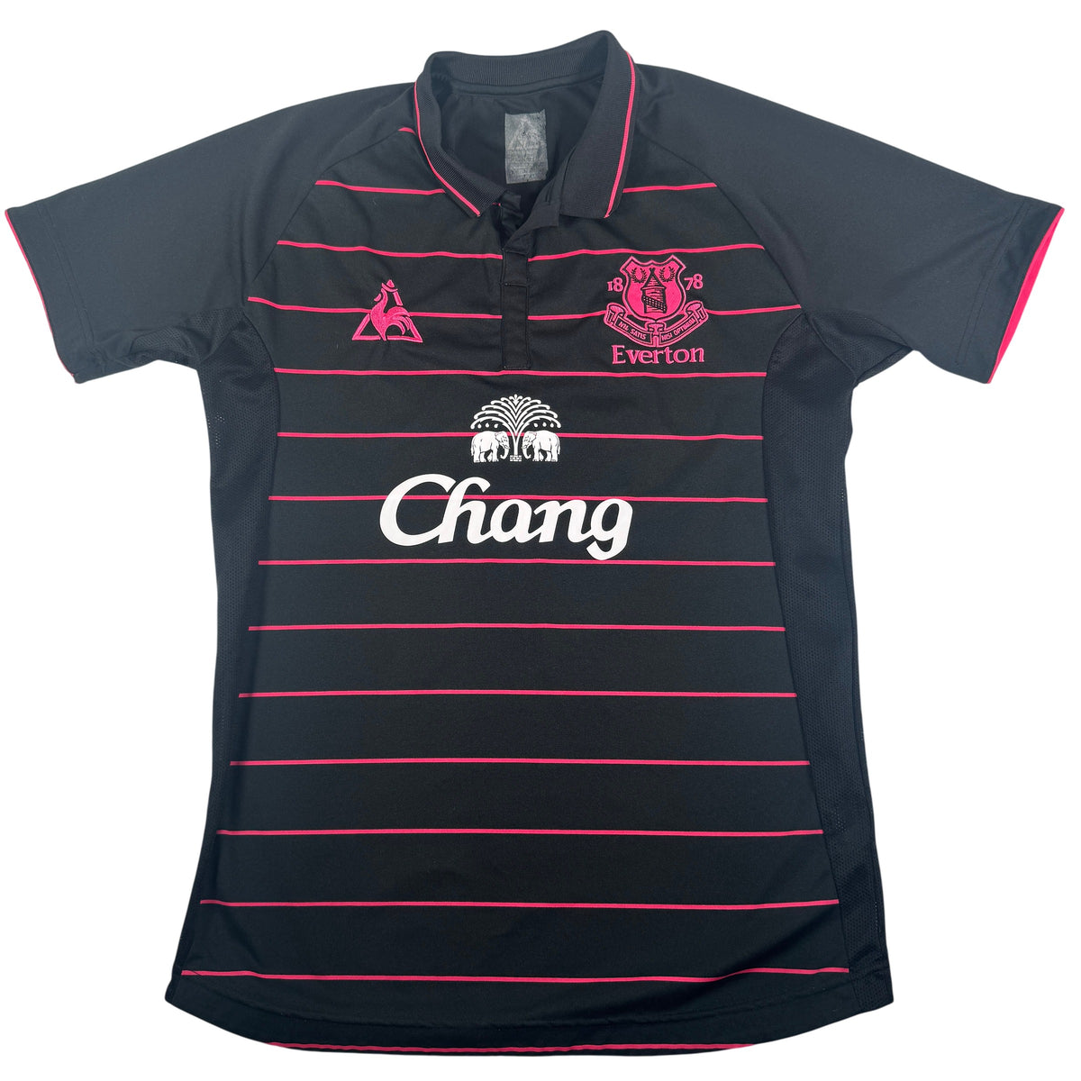 Front of Everton 2009/2010 away football shirt, size Medium