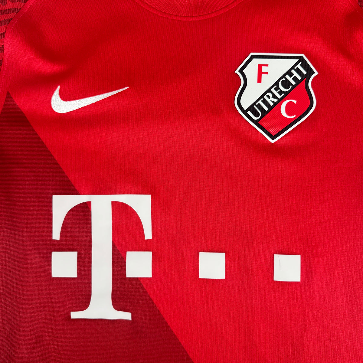 FC Utrecht 2021/2022 Home Football Shirt Small – Football Shirt Kingdom