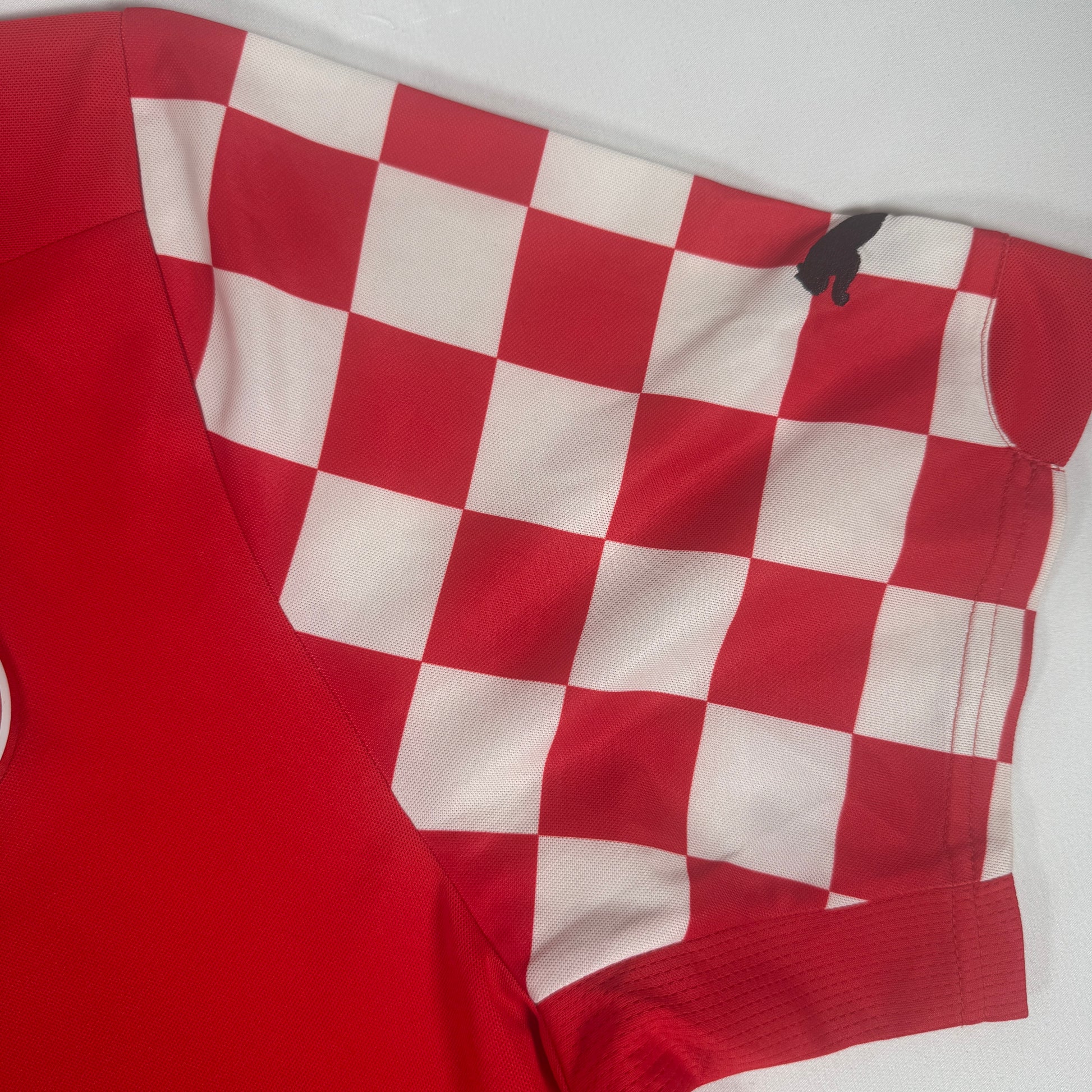 Fortuna Düsseldorf 2014/2015 Home Football Shirt XL – Football Shirt Kingdom
