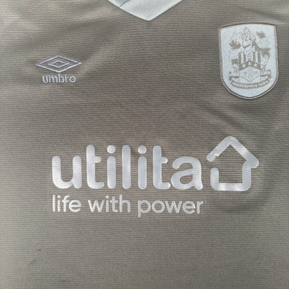 Huddersfield Town 2022/2023 Away Football Shirt XL — front close-up