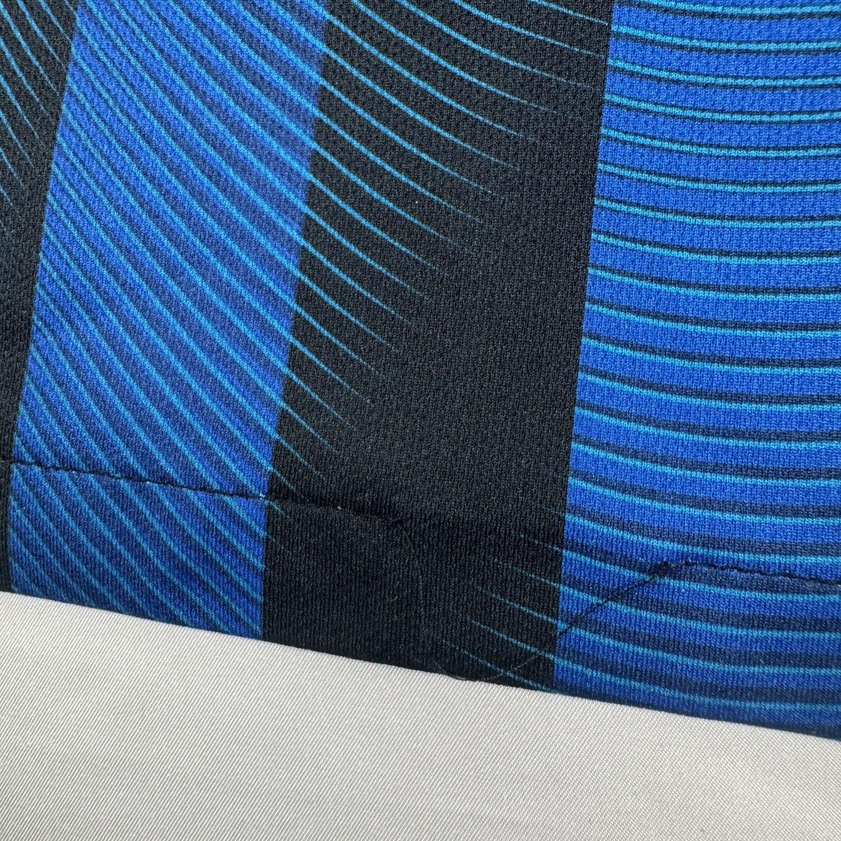 Inter Milan 2016/2017 home football shirt, size Large