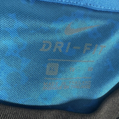 Size label inside Inter Milan 2020/2021 training football shirt, size XL