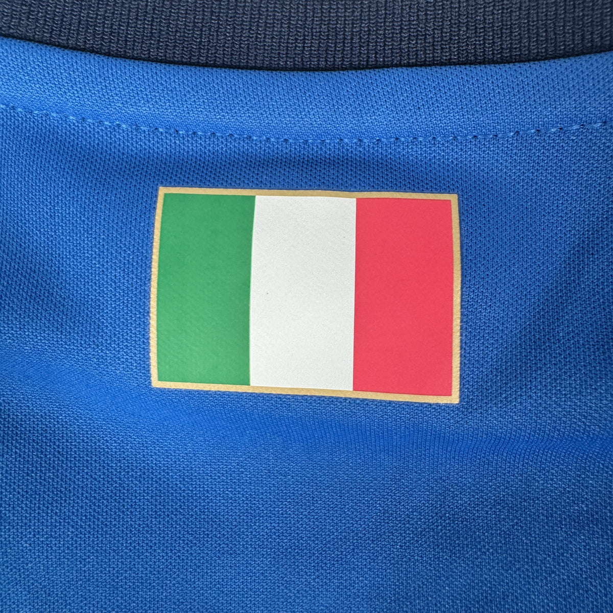 Italy 2018/2019/2020 home football shirt, size Medium