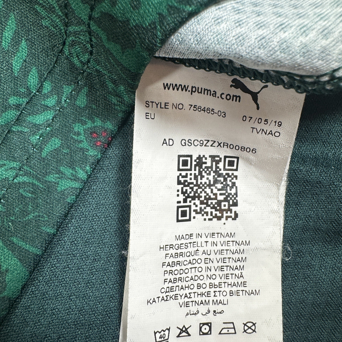 Italy 2020/2021/2022 Third Football Shirt Medium