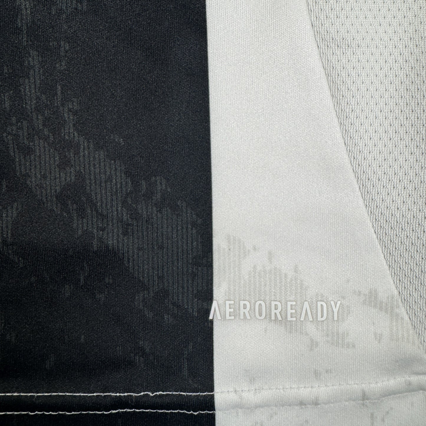 Juventus 2024/2025 Home Football Shirt Medium