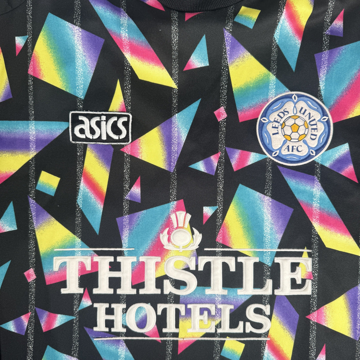 Close-up of Leeds United 1993/1994/1995 goalkeeper football shirt, size Large