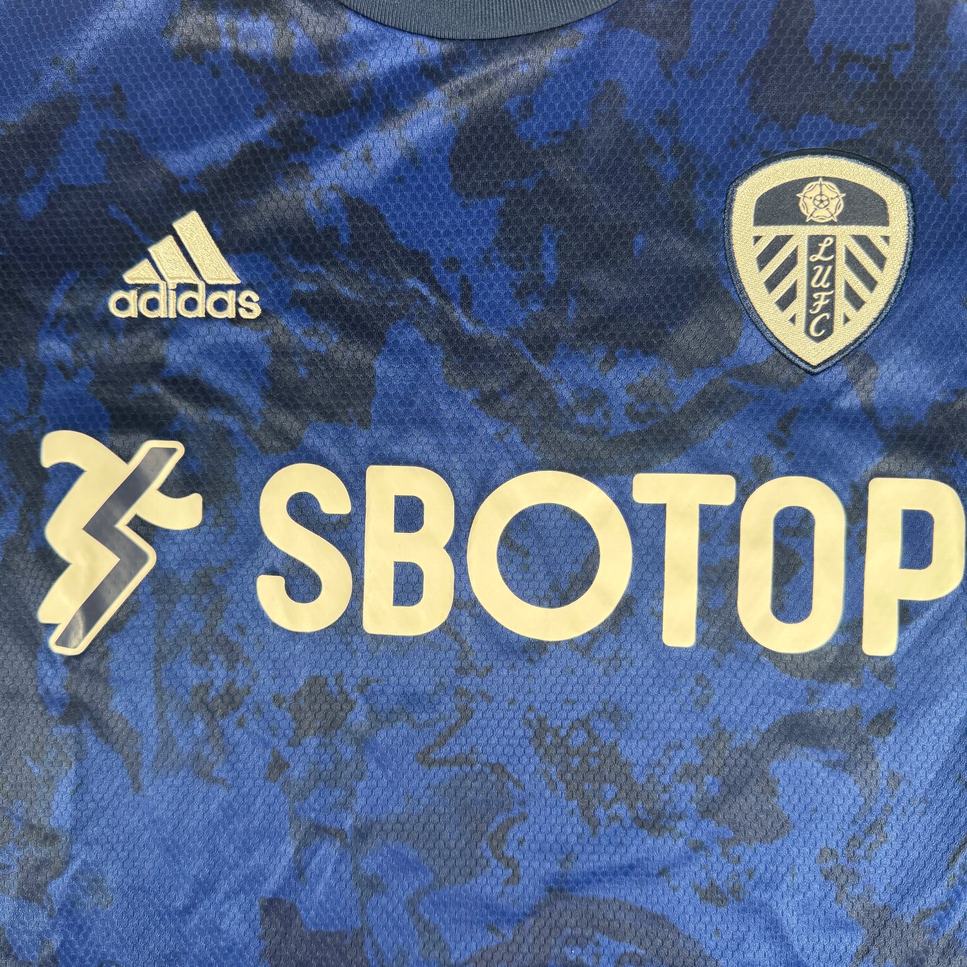 Leeds United 2021/2022 Away Football Shirt Large – Football Shirt Kingdom