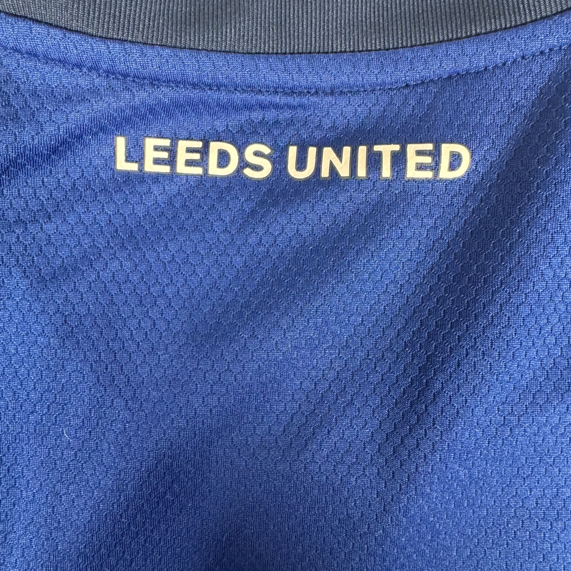Leeds United 2021/2022 Away Football Shirt Large – Football Shirt Kingdom