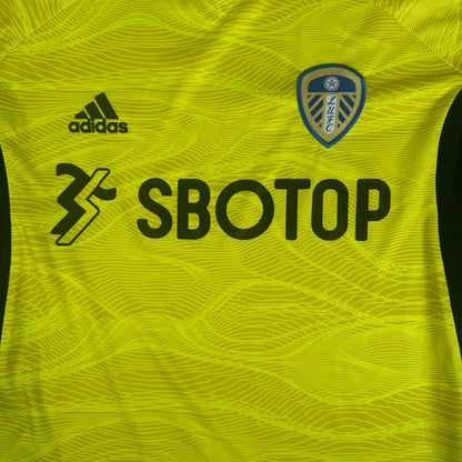 Leeds United 2021/2022 Goalkeeper Football Shirt Large — front close-up