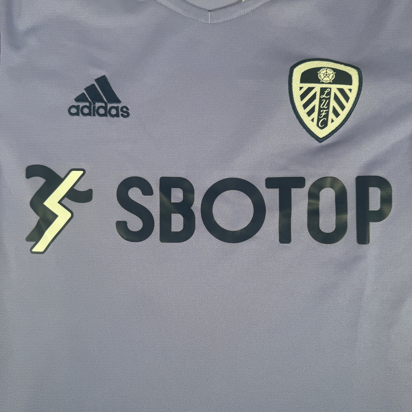 Leeds United 2021/2022 Third Football Shirt Small – Football Shirt Kingdom