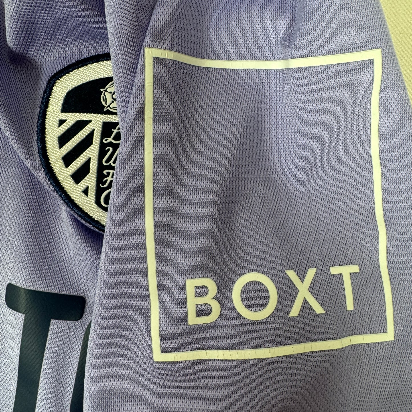 Leeds United 2021/2022 Third Football Shirt Small – Football Shirt Kingdom