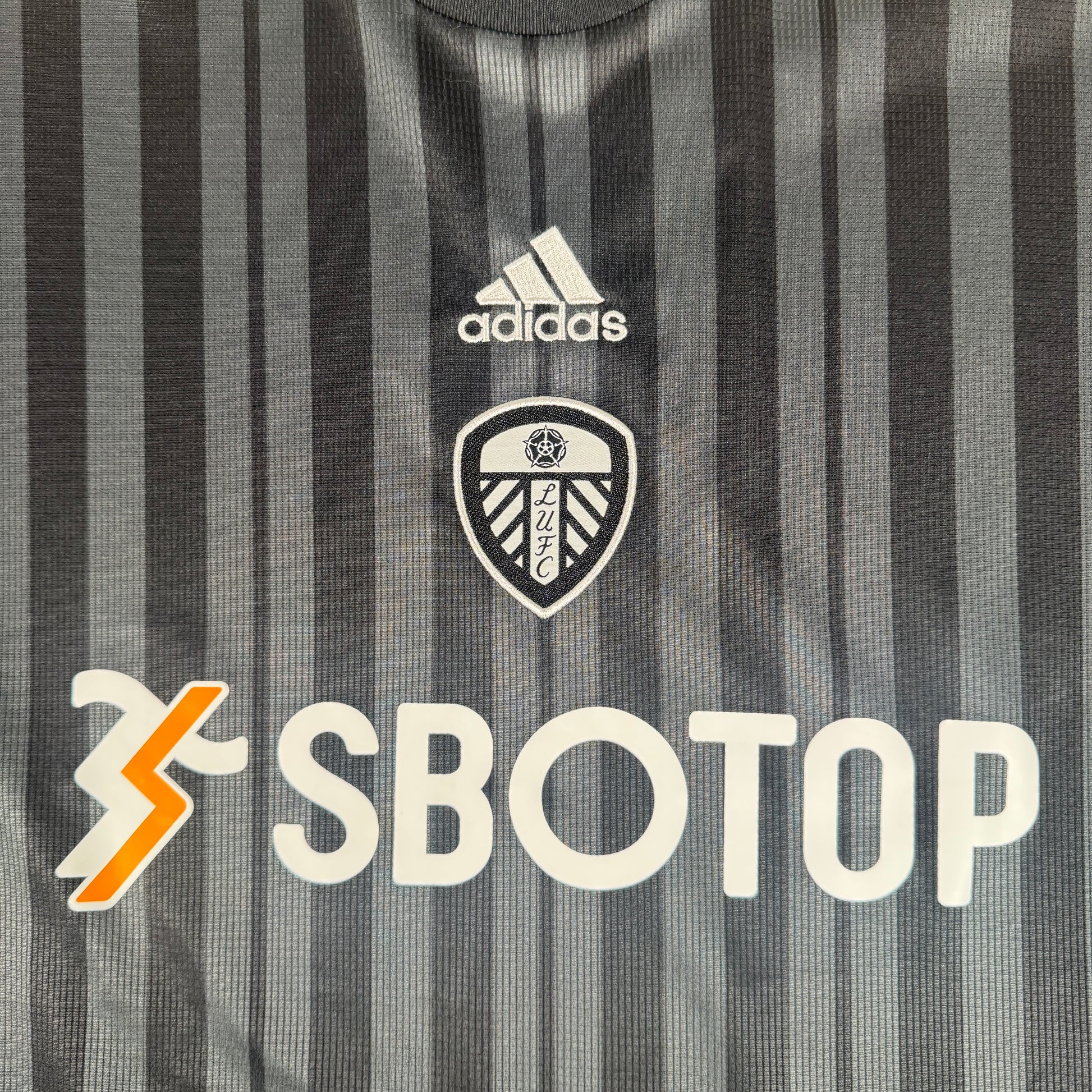 Leeds United 2022/2023 Third Football Shirt 3XL – Football Shirt Kingdom