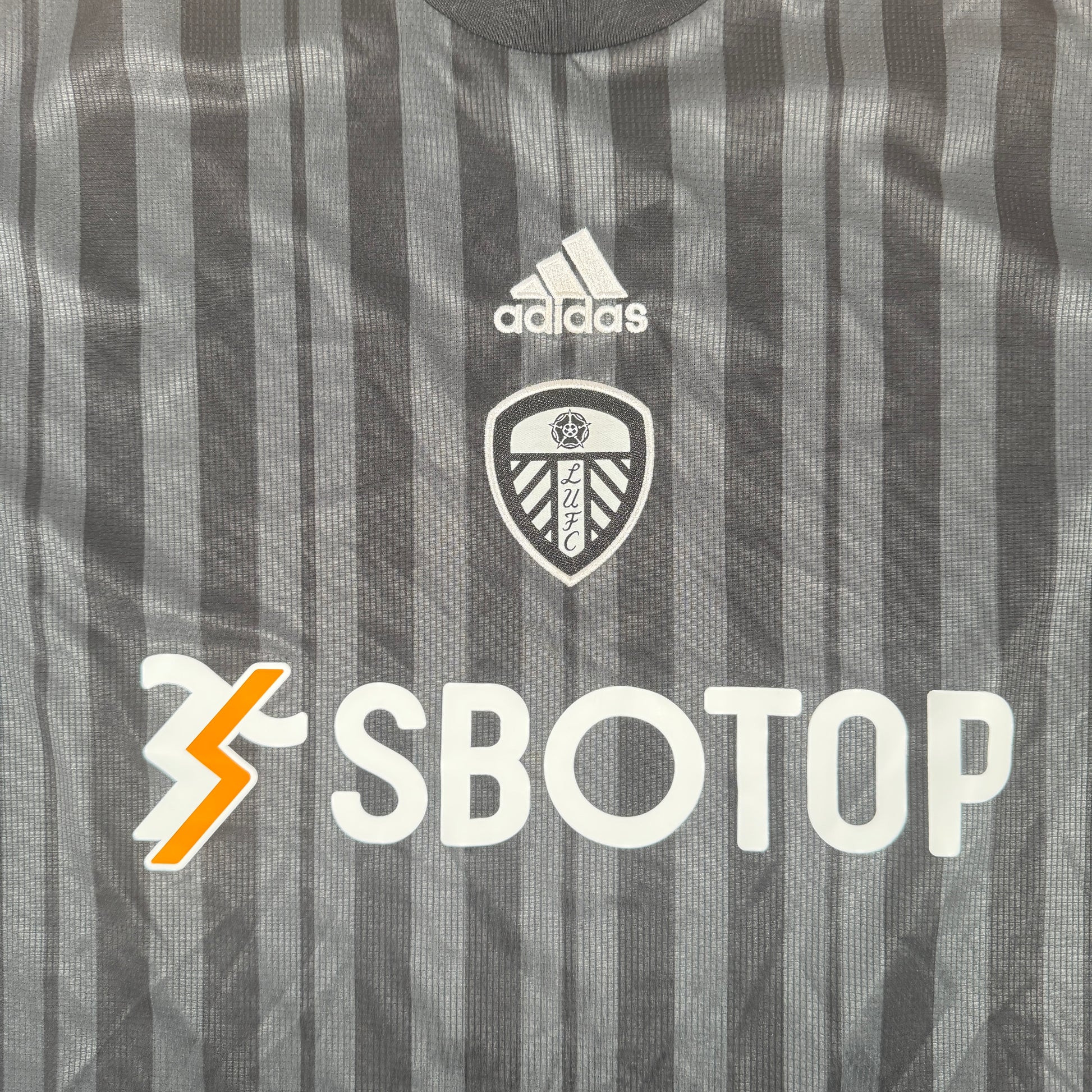 Leeds United 2022/2023 Third Football Shirt Medium – Football Shirt Kingdom