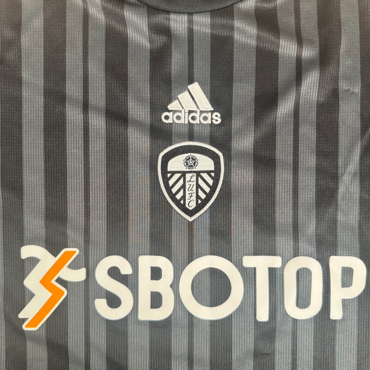 Leeds United 2022/2023 Third Football Shirt Medium – Football Shirt Kingdom
