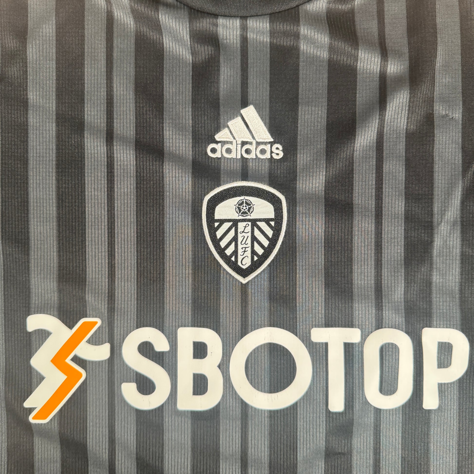 Leeds United 2022/2023 Third Football Shirt Medium – Football Shirt Kingdom