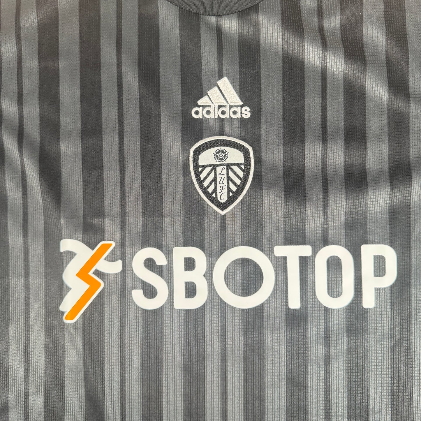 Leeds United 2022/2023 Third Football Shirt XL – Football Shirt Kingdom