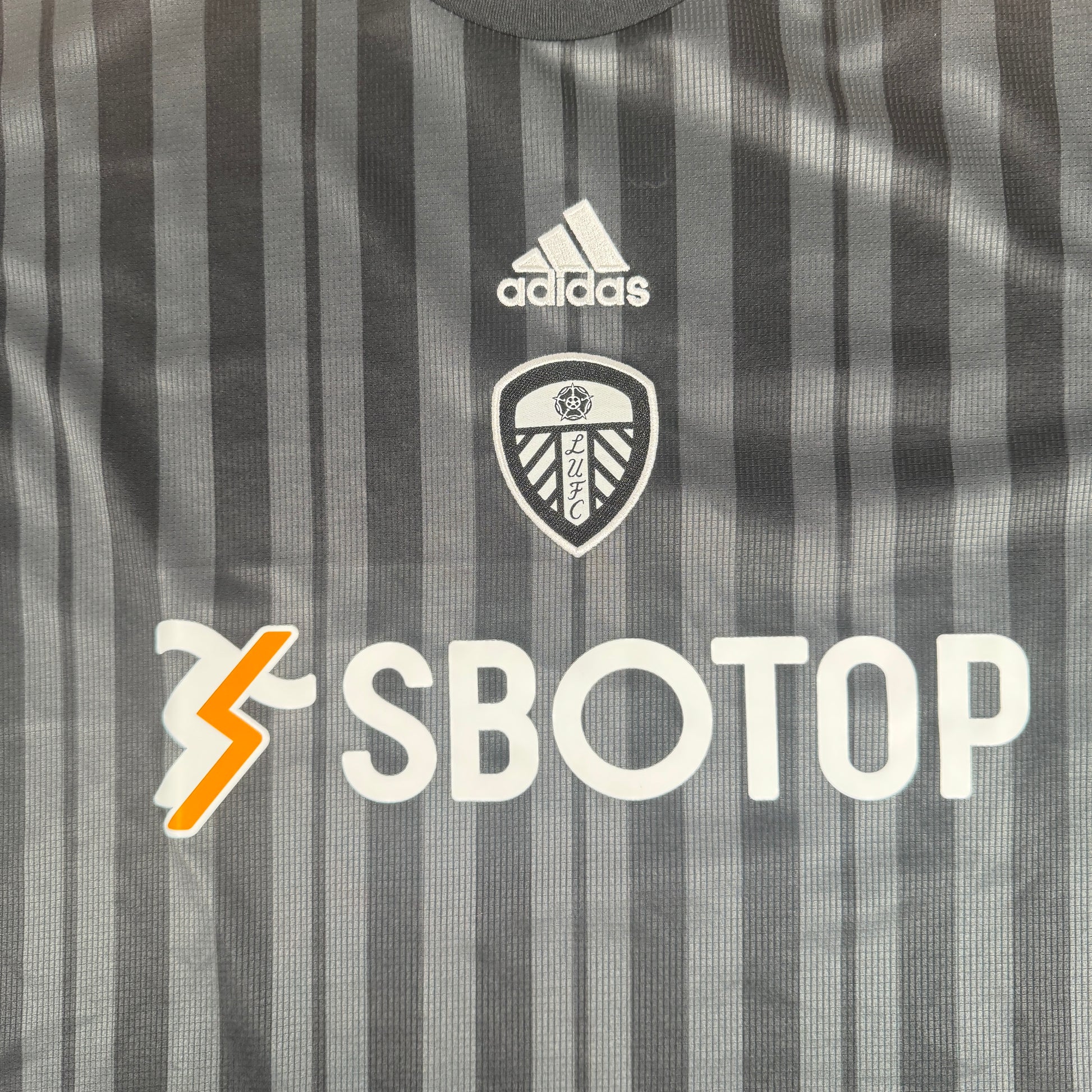 Leeds United 2022/2023 Third Football Shirt XL – Football Shirt Kingdom