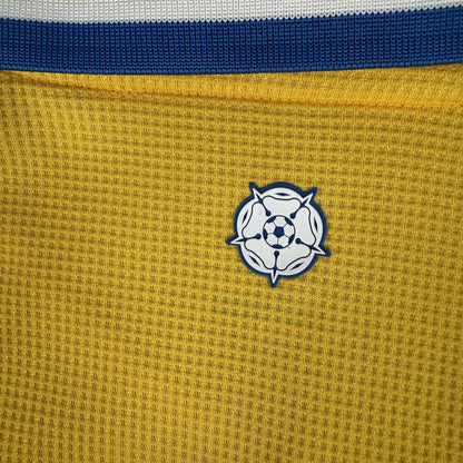 Leeds United 2024/2025 away football shirt, size Large