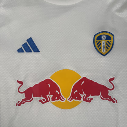 Leeds United 2024/2025 Home Football Shirt Women's Medium — front close-up
