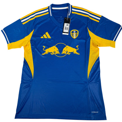 Front of Leeds United 2025/2026 away football shirt, size Medium